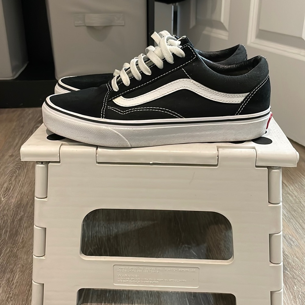 Black & White vans